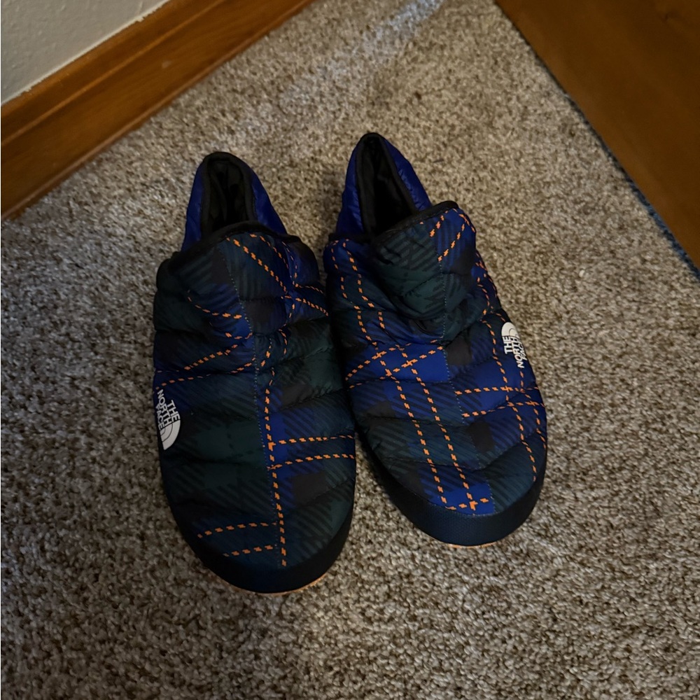 The North Face Thermoball Traction Booties sz 5 - Picture 2 of 5